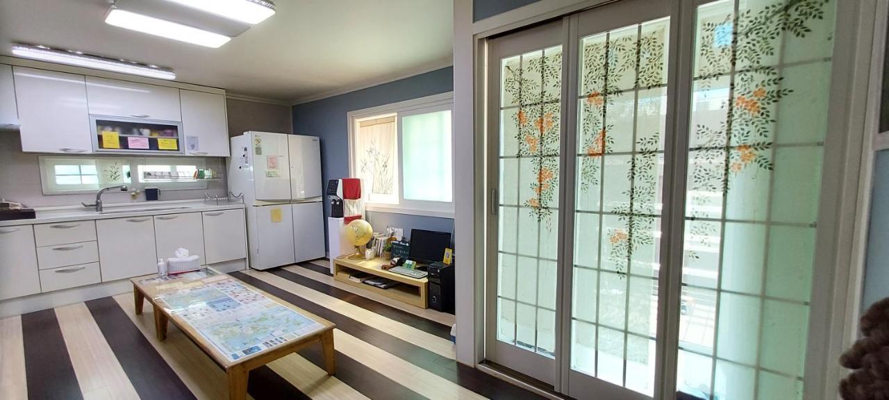 Hago Guest House Tongyeong Bagian luar foto